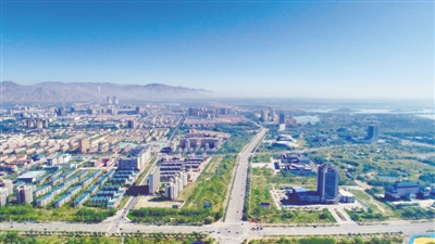 <p>　　石嘴山市這座傳統(tǒng)工業(yè)城市逐漸向綠色花園城市轉(zhuǎn)型。</p>