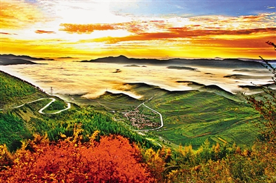 <p>　　紅葉碧林染六盤(pán)</p>
