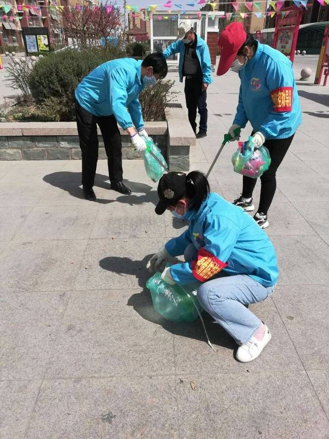 三等獎(jiǎng)：創(chuàng)城防疫兩不誤.jpg