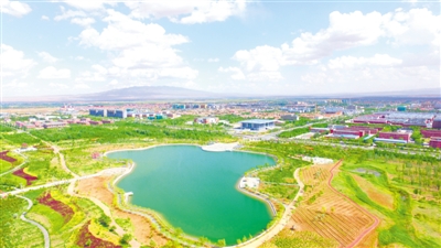 <p>　　青云湖　　?。ū景嫖膱D除署名外均由吳忠市紅寺堡區(qū)文化旅游體育廣電局提供）</p>