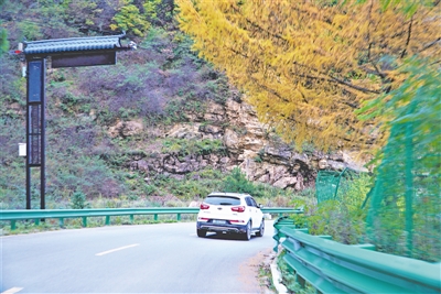 <p>　　公路通，百業(yè)興。</p>