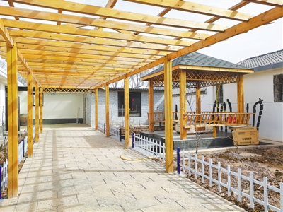 <p>　　關(guān)渠村的美麗庭院。</p>